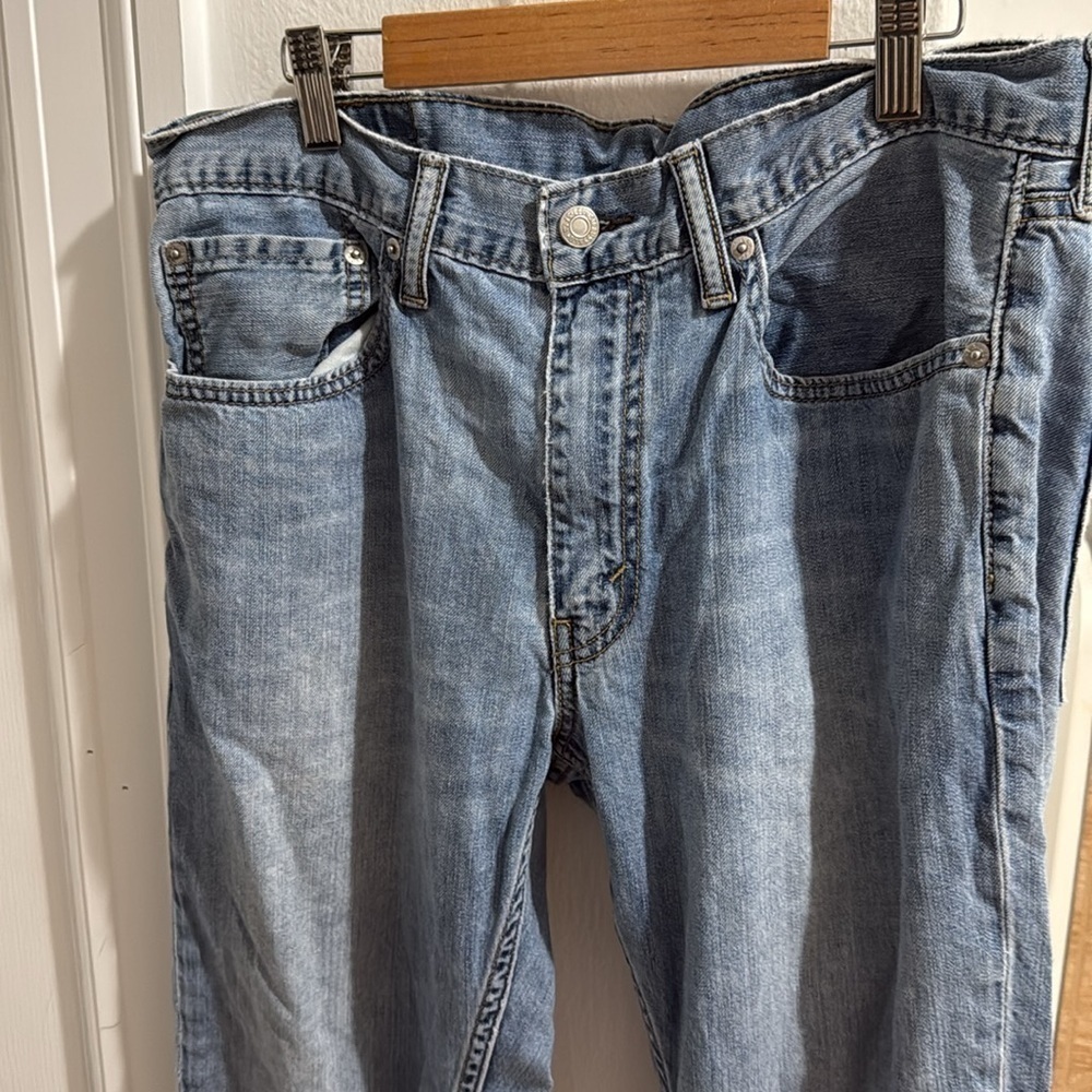 𝅺levi’s Jeans - Picture 3 of 7